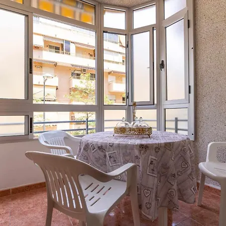 Rentafive Nuevo Junto A La Playa Ascensor Apartment